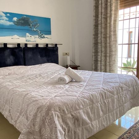 Club Costa Nerja Apartment Luaran gambar