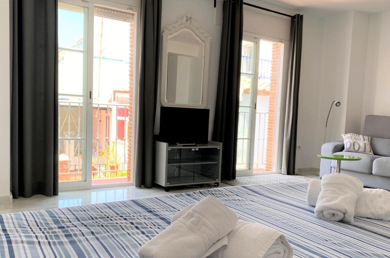 Club Costa Nerja Apartment Luaran gambar
