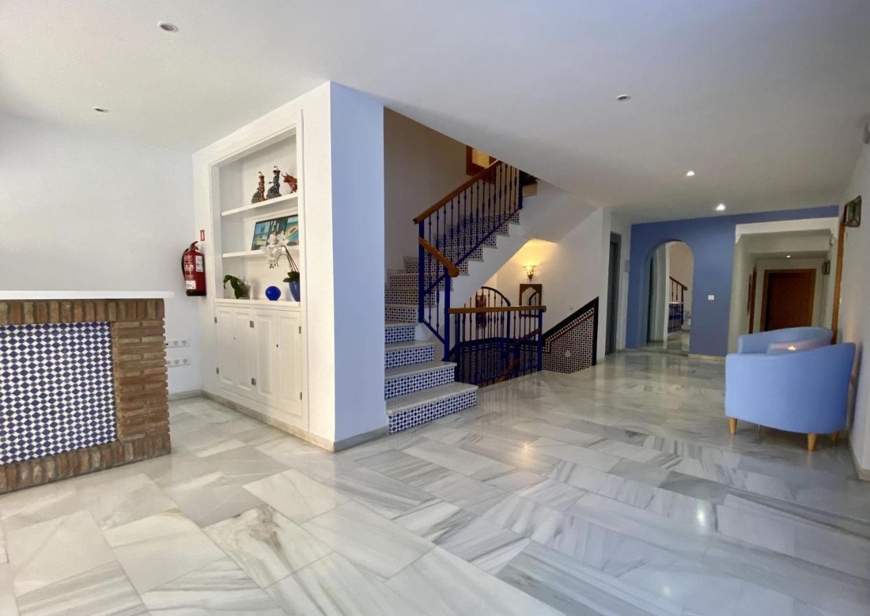 Club Costa Nerja Apartment Luaran gambar